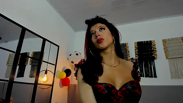 Snapshot of Sweet_camille chatting on 07-15-26, 02:51 Sweet camille online show from 07-15-26, 02:51