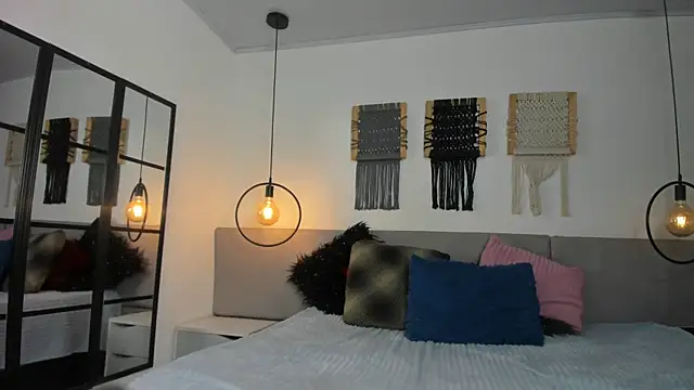 Snapshot of Sweet_camille chatting on 02-21-26, 02:24 Sweet camille online show from 02-21-26, 02:24