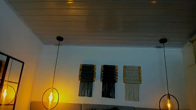 Snapshot of Sweet_camille chatting on 04-28-26, 02:21 Sweet camille online show from 04-28-26, 02:21