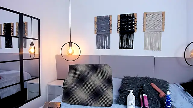 Snapshot of Sweet_camille chatting on 11-06-25, 02:37 Sweet camille online show from 11-06-25, 02:37