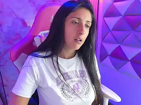 Snapshot of Cameron_cutte chatting on 03-17-26, 03:42 Cameron cutte online show from 03-17-26, 03:42