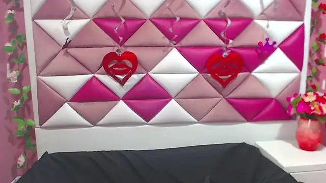 Snapshot of Cameron_cutte chatting on 03-02-25, 02:51 Cameron cutte online show from 03-02-25, 02:51