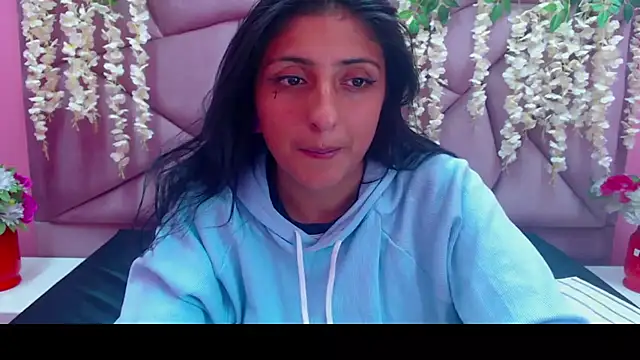 Snapshot of Cameron_cutte chatting on 03-20-25, 02:29 Cameron cutte online show from 03-20-25, 02:29