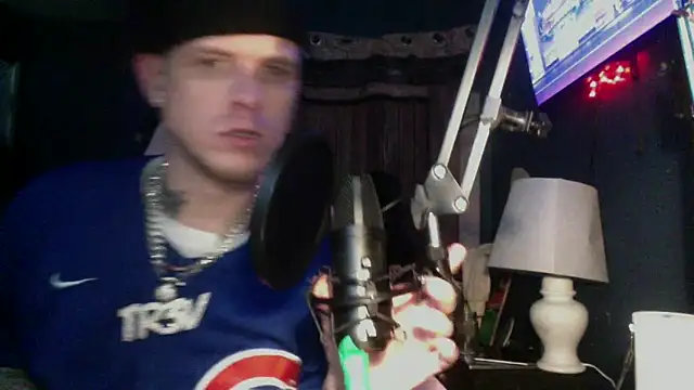 Snapshot of traejddd chatting on 06-08-26, 07:03 traejddd online show from 06-08-26, 07:03