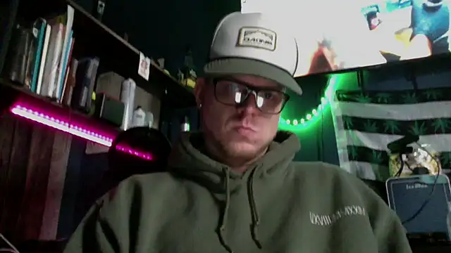 Snapshot of traejddd chatting on 03-21-26, 03:49 traejddd online show from 03-21-26, 03:49