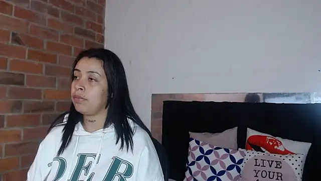 salome  hills1 online show from 11-22-25, 01:32