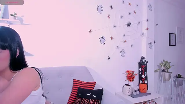 DannaHyde online show from 10-27-25, 05:25