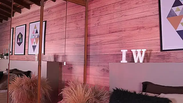 IzzyWild online show from 10-19-25, 11:46