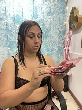 Analia 01 online show from 11-20-25, 12:17