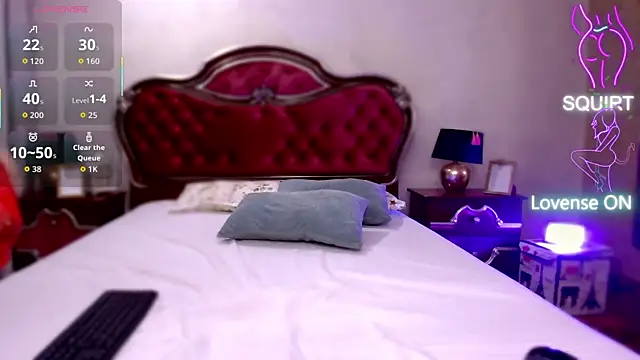 Snapshot of StacyLight chatting on 01-08-26, 06:36 StacyLight online show from 01-08-26, 06:36