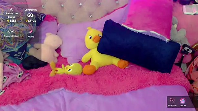 Snapshot of martina_bk chatting on 03-06-25, 07:25 martina bk online show from 03-06-25, 07:25