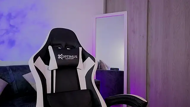 Alisa  walker online show from 10-23-25, 07:12