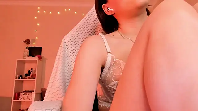 Britney Ross online show from 10-26-25, 02:56