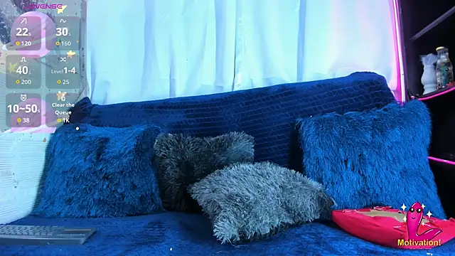 Mracialatina online show from 11-13-25, 04:44