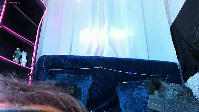 Mracialatina online show from 11-09-25, 04:33