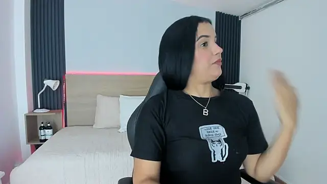 Chiqui milk  online show from 10-14-25, 07:14