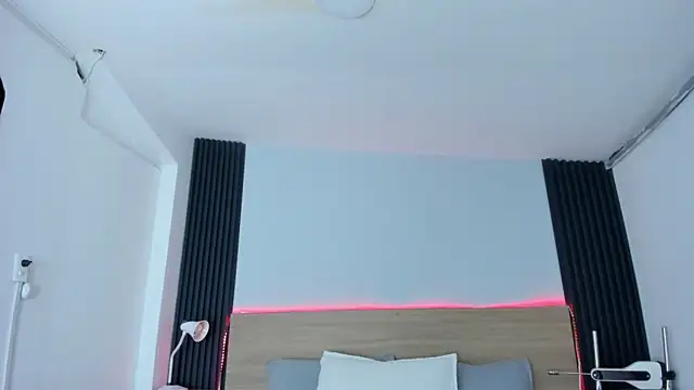 Chiqui milk  online show from 10-22-25, 07:13