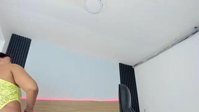 Chiqui milk  online show from 11-15-25, 08:13