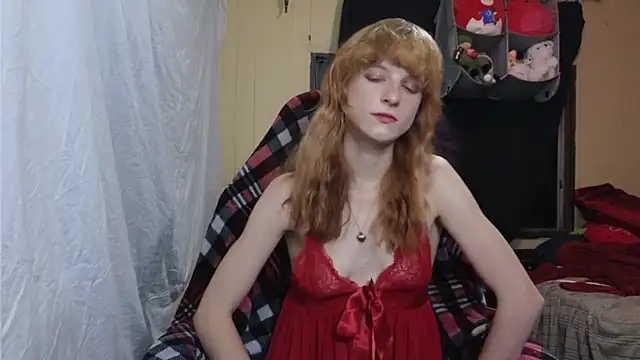 Snapshot of Rosieneko chatting on 12-01-25, 10:05 Rosieneko online show from 12-01-25, 10:05