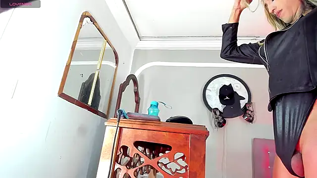 Jimena Grey online show from 11-23-25, 08:35