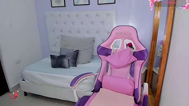 kitty kayo online show from 10-23-25, 04:00