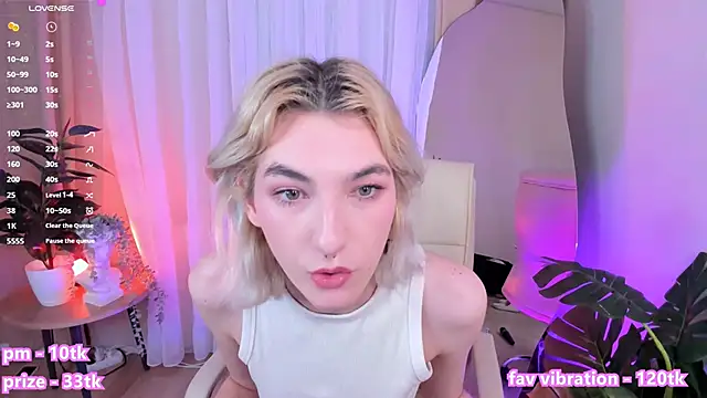 Mia Cheers online show from 02-06-25, 01:43