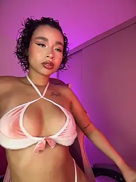 Snapshot of Hips_hannah chatting on 04-27-26, 08:51 Hips hannah online show from 04-27-26, 08:51