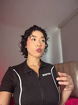 Snapshot of Hips_hannah chatting on 06-26-26, 06:03 Hips hannah online show from 06-26-26, 06:03