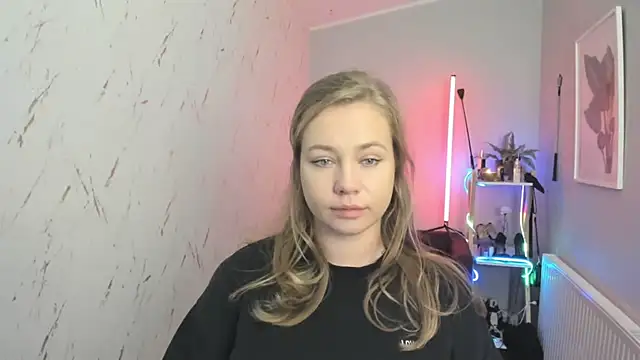 holly xglam online show from 10-07-25, 06:31