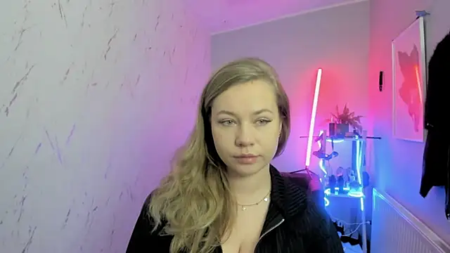 holly xglam online show from 11-21-25, 09:14