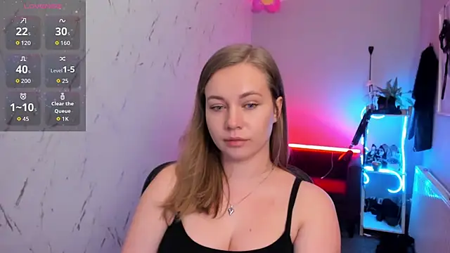 holly xglam online show from 03-19-26, 08:09