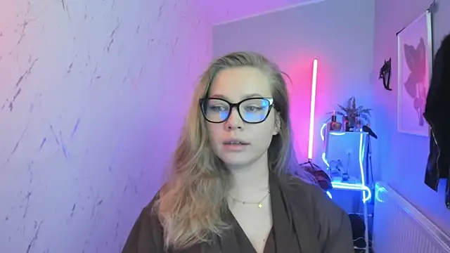 holly xglam online show from 10-30-25, 06:27