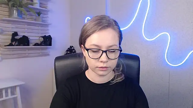 holly xglam online show from 03-07-25, 12:58