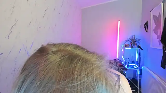 holly xglam online show from 10-28-25, 06:29