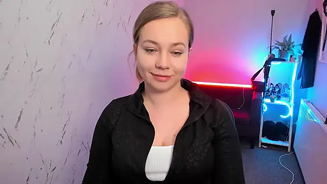 holly xglam online show from 02-26-26, 07:58