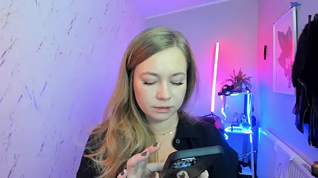 holly xglam online show from 11-13-25, 06:34