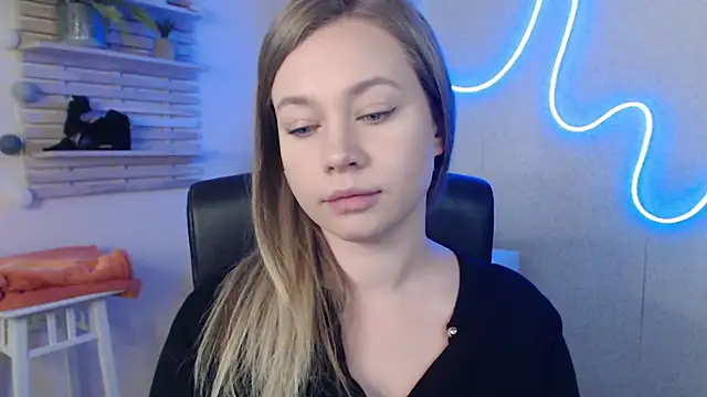 holly xglam online show from 03-18-25, 03:23