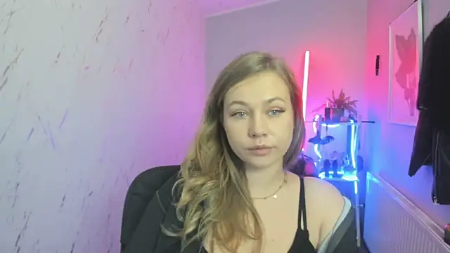 holly xglam online show from 11-25-25, 08:53