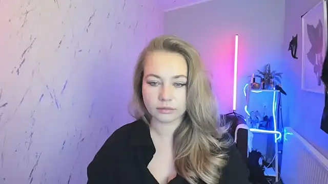 holly xglam online show from 10-17-25, 06:10