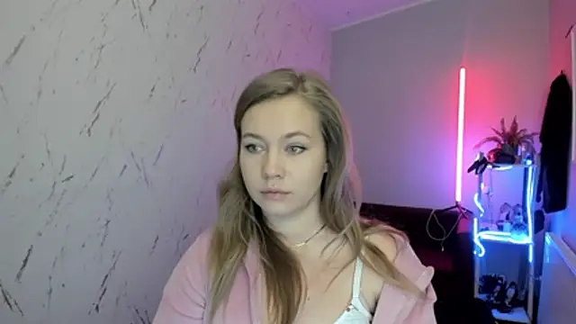 holly xglam online show from 01-09-26, 08:49