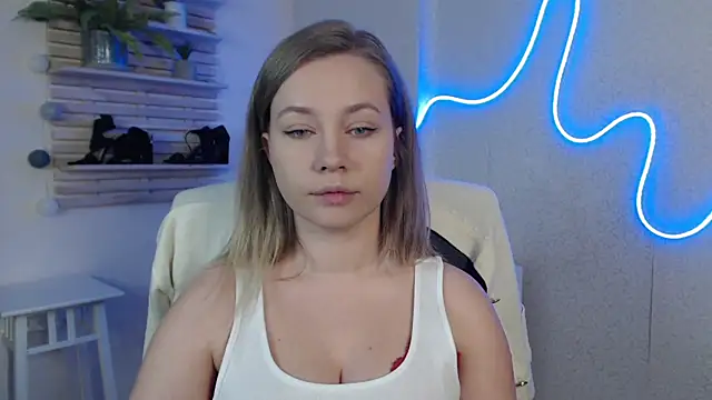 holly xglam online show from 03-12-25, 12:20