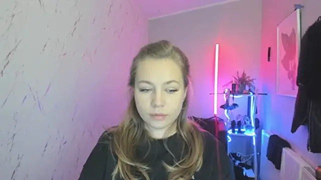 holly xglam online show from 11-27-25, 08:09