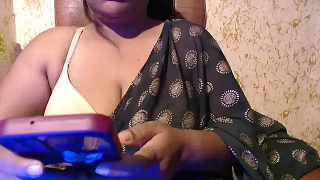 Snapshot of Prita07 chatting on 04-24-26, 11:12 Prita07 online show from 04-24-26, 11:12
