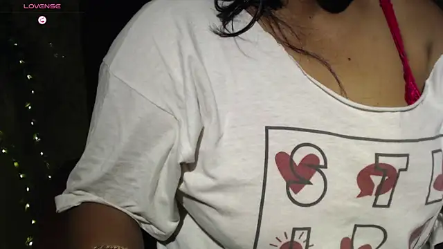 Snapshot of Prita07 chatting on 05-18-26, 04:56 Prita07 online show from 05-18-26, 04:56