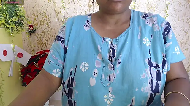 Snapshot of Prita07 chatting on 06-27-26, 04:07 Prita07 online show from 06-27-26, 04:07