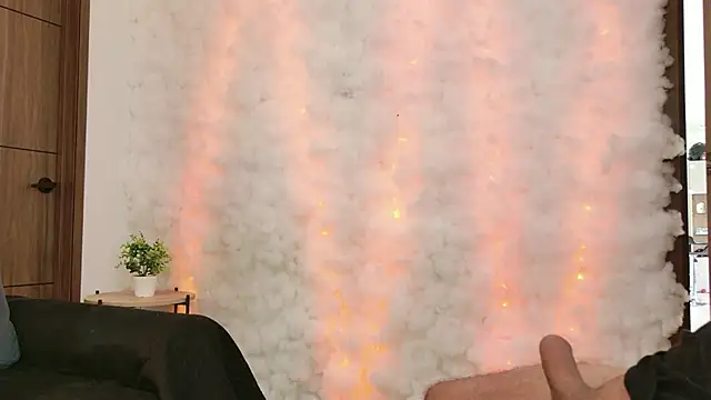 Snapshot of Hot_Couple666 chatting on 12-15-25, 06:14 Hot Couple666 online show from 12-15-25, 06:14