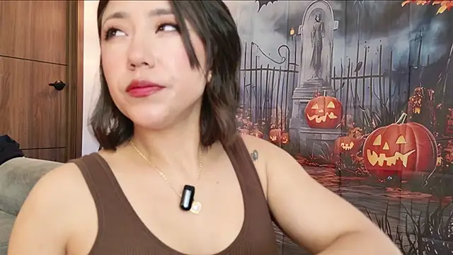 Snapshot of Hot_Couple666 chatting on 10-23-25, 06:06 Hot Couple666 online show from 10-23-25, 06:06