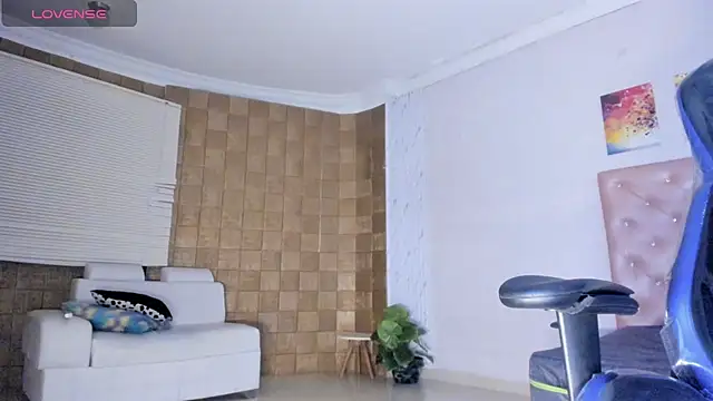 Lissalittlee online show from 11-17-25, 08:02