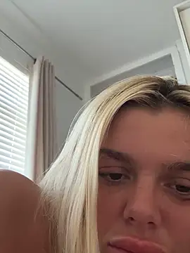 IrishTeenBarbie69 online show from 04-10-26, 10:22