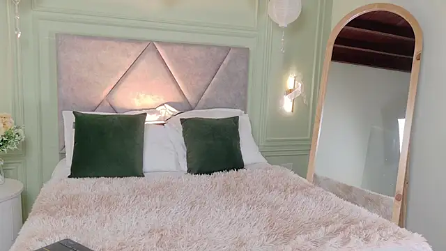  Miss Kimm online show from 01-10-26, 12:00